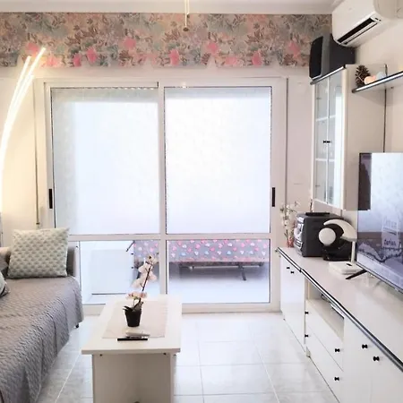 Cosy 50 Meters From The Beach, 2 Rooms, Air Conditioning, Wifi Apartment *
